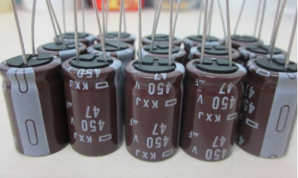 分析下黑金剛電容和紅寶石電容哪種好？