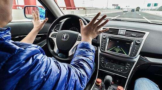 汽車(chē)駕駛輔助系統(tǒng)能見(jiàn)度的提升與晶振并不是毫無(wú)關(guān)系